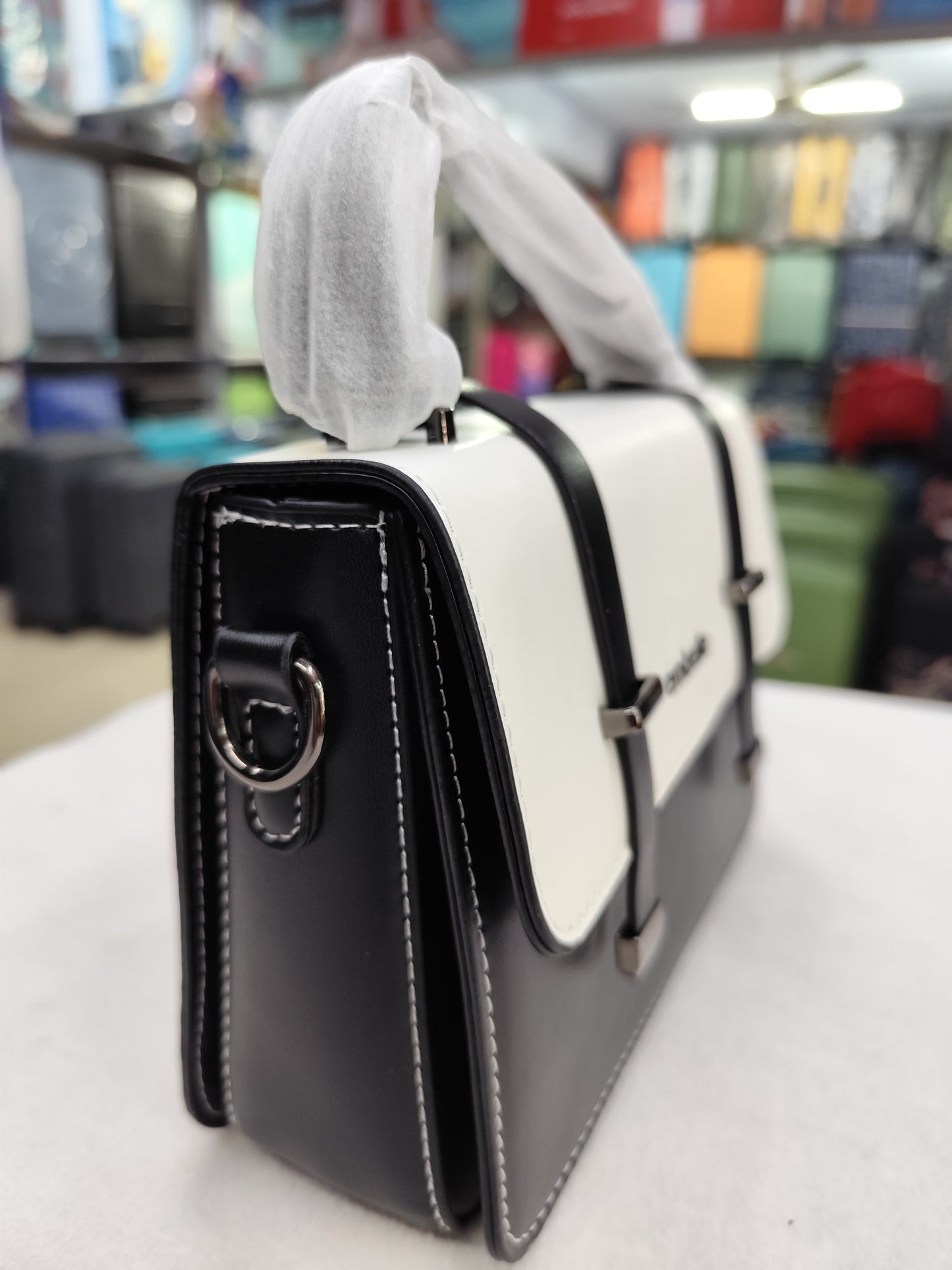 Hand Purse EMB 2528