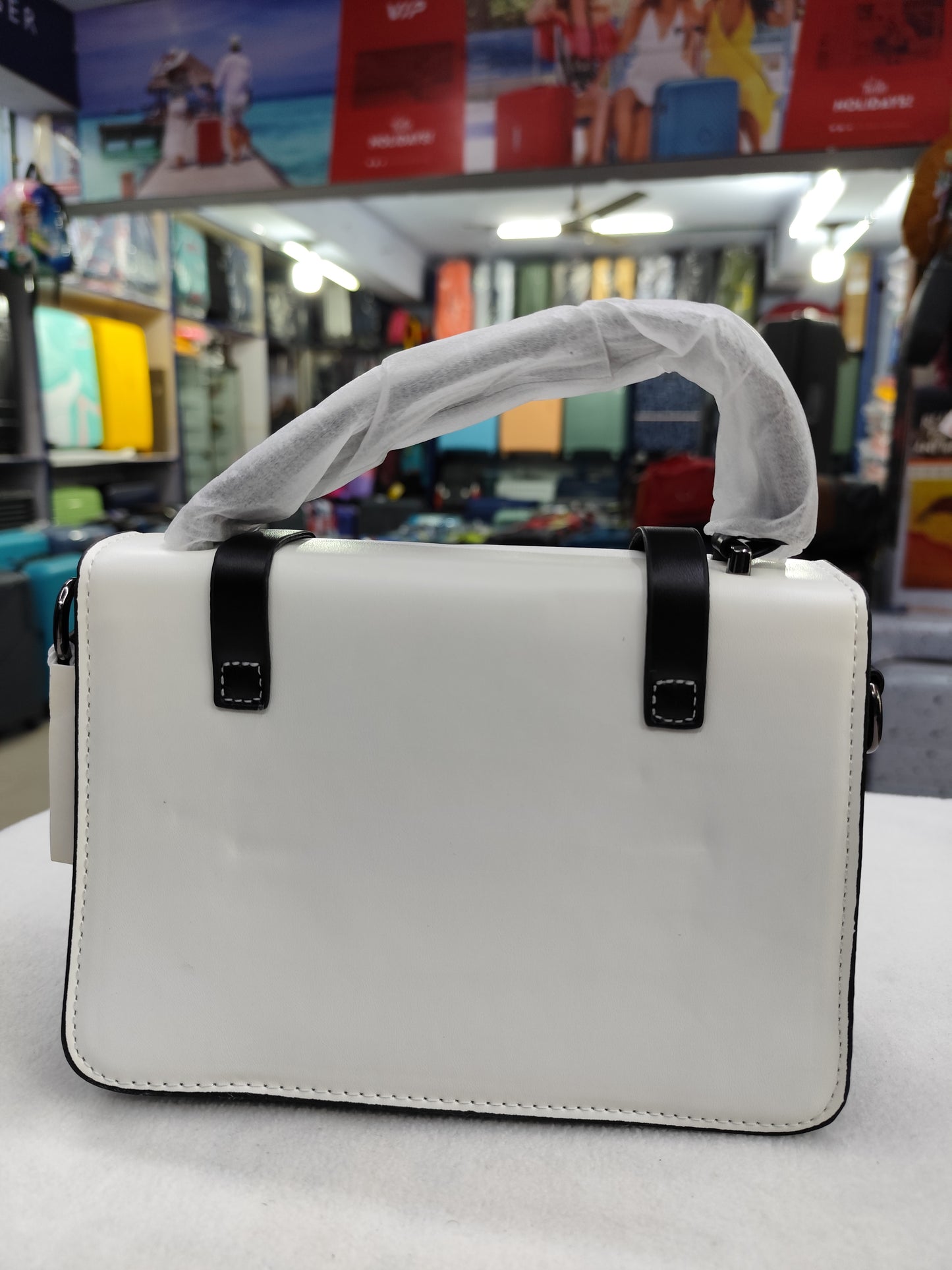 Hand Purse EMB 2528
