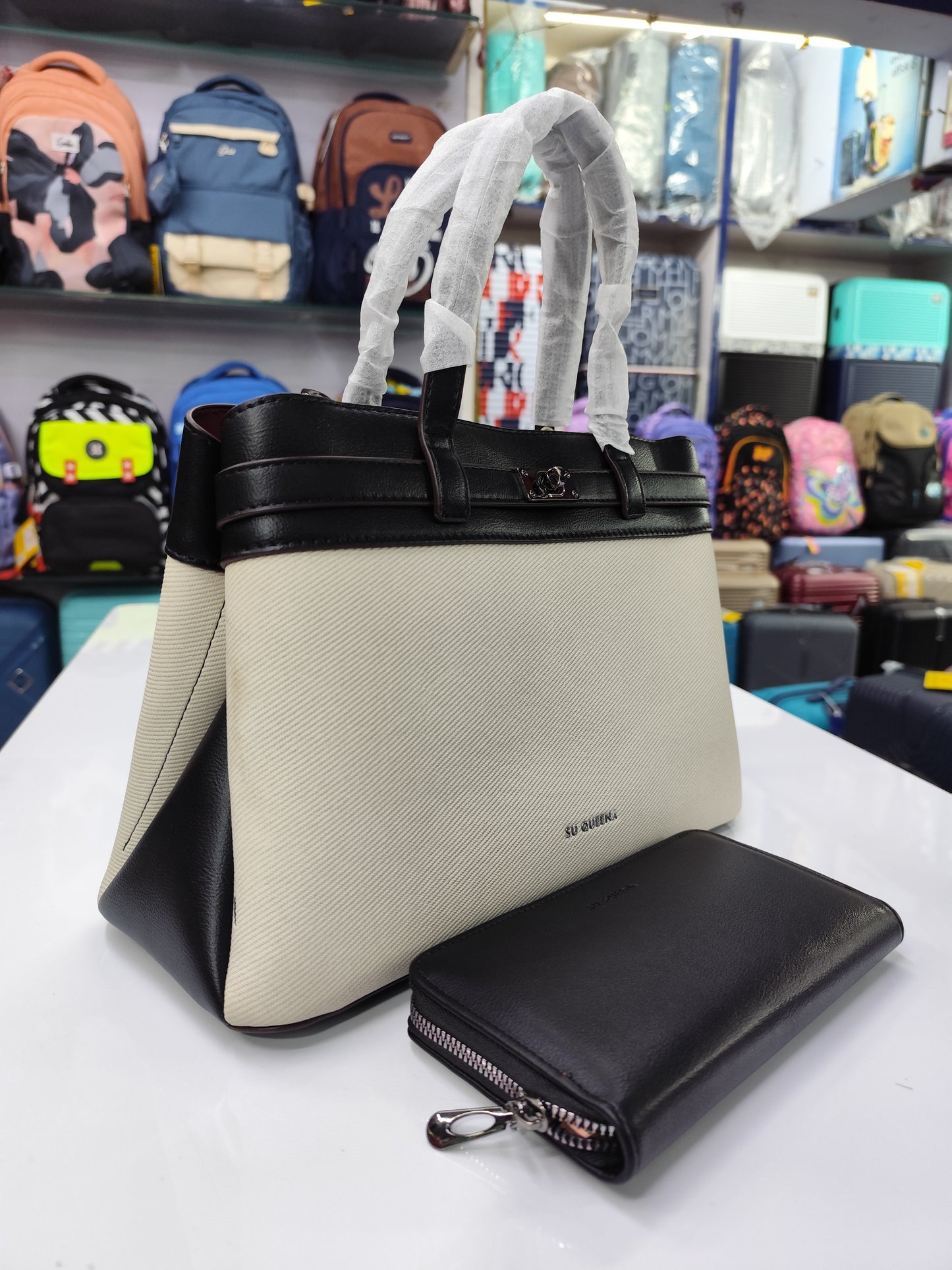 Women's Handbag with Premium Wallet